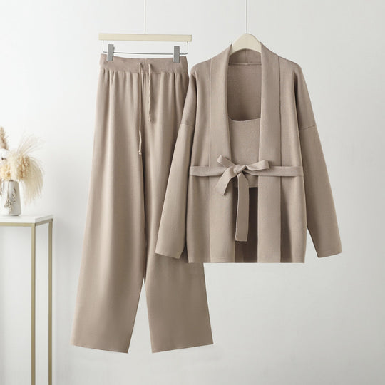 Damen gemütliches Freizeit-Loungewear-Set mit Bindegürtel und weitgeschnittenen Hosen Heidi-Mode