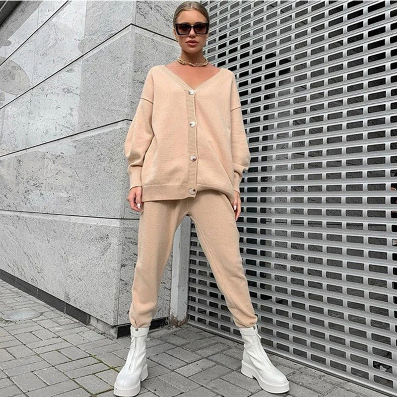 Damen Relaxed Fit Strickanzug mit V-Ausschnitt und Knopfdetail Heidi-Mode