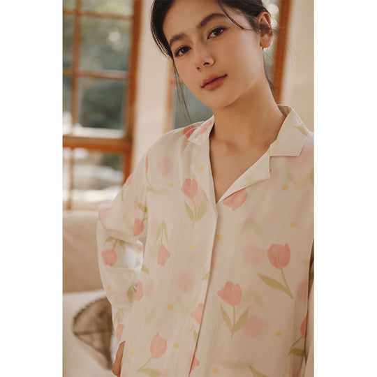 Damen Satin Nachthemd mit floralen Mustern und eleganten Knopfdetails Heidi-Mode