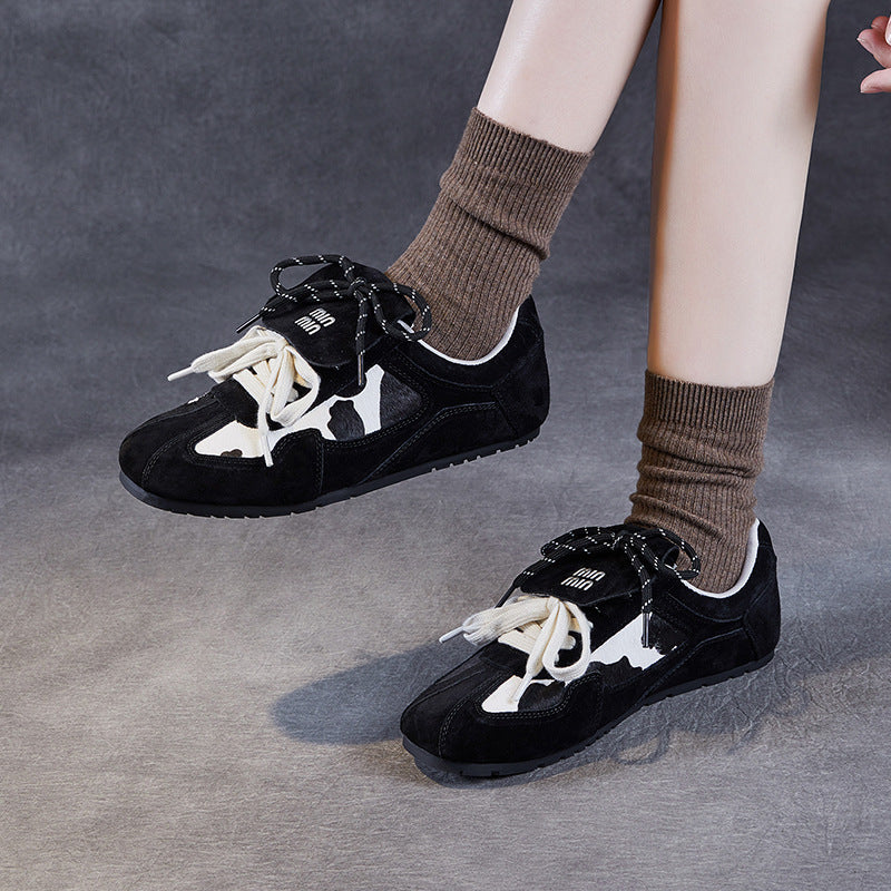 Damen Sportlich Wildleder Sneaker mit Tierdruck Akzenten Heidi-Mode