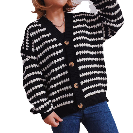 Damen Oversize Strickjacke im modischen Streifenlook mit Holzknopfdetails Heidi-Mode