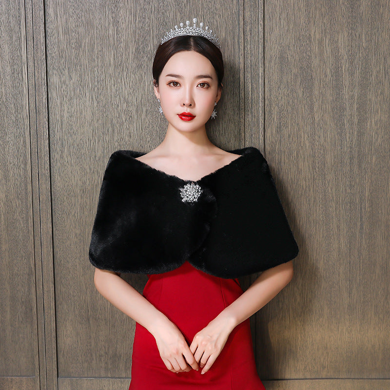 Damen eleganter und luxuriöser Umhang aus Kunstpelz Heidi-Mode