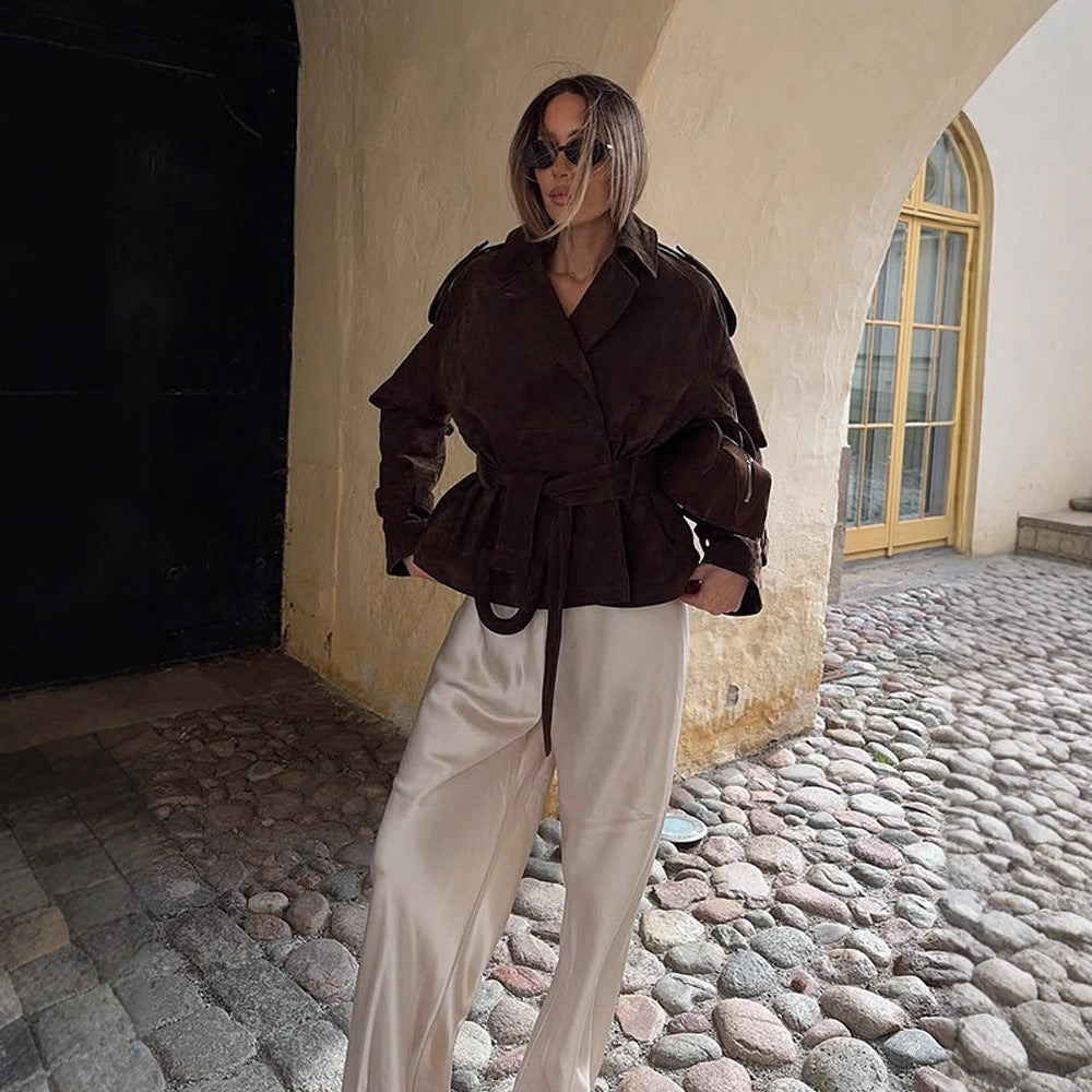 Damen modische Wildlederjacke mit Taillengürtel und voluminösen Ärmeln Heidi-Mode