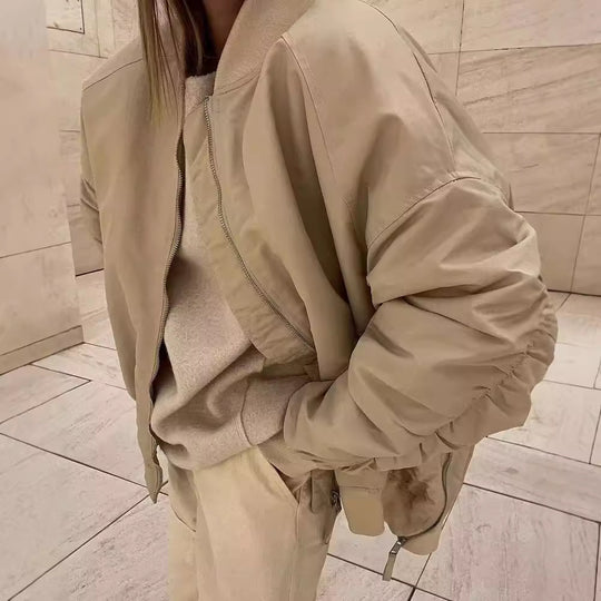 Damen lässige Oversized-Bomberjacke mit praktischen seitlichen Eingrifftaschen und Stehkragen Heidi-Mode