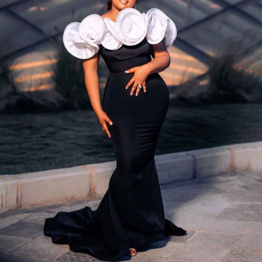 Heidi-Mode | Puffwhite Flower Dress With Figure-Hugging Black Maxi Dress And Train