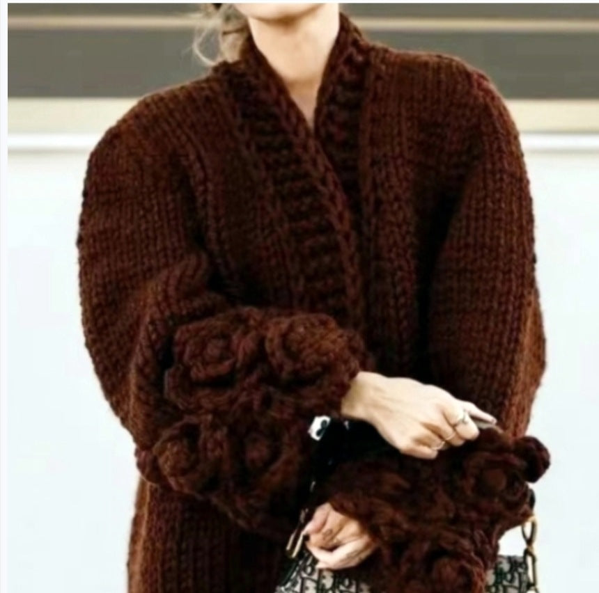 Damen Strickjacke mit floralem Design und oversize Passform Heidi-Mode