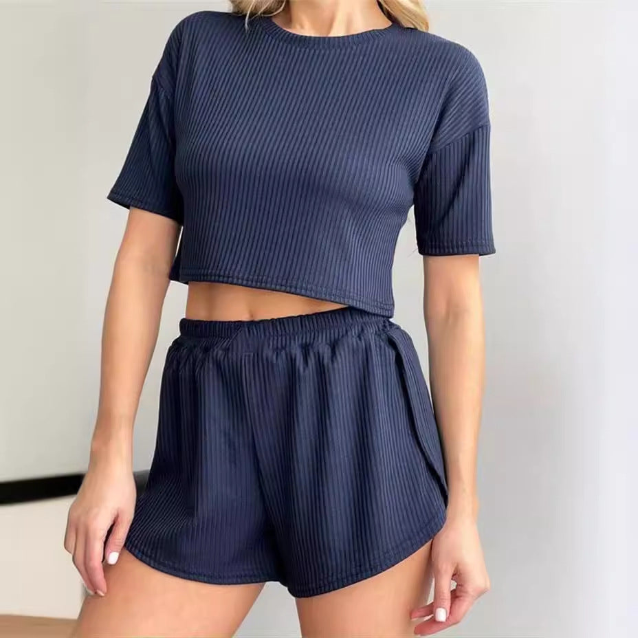 Damen Sportliches Set mit kurzem Oberteil und Shorts Heidi-Mode