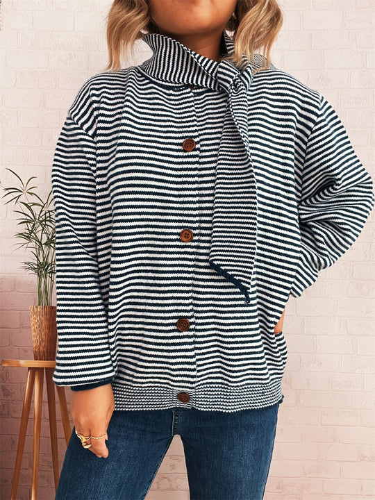 Damen gestreifte Strickjacke mit modernem Kragen und Knopfverschluss Heidi-Mode