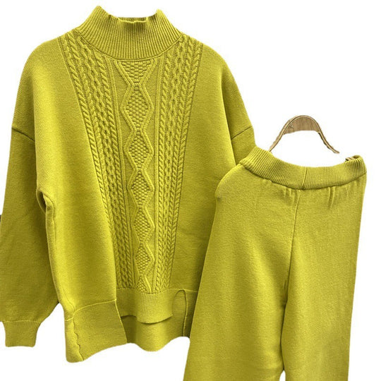 Damen eleganter Strickanzug mit hohem Kragen und farbenfrohem Muster Heidi-Mode