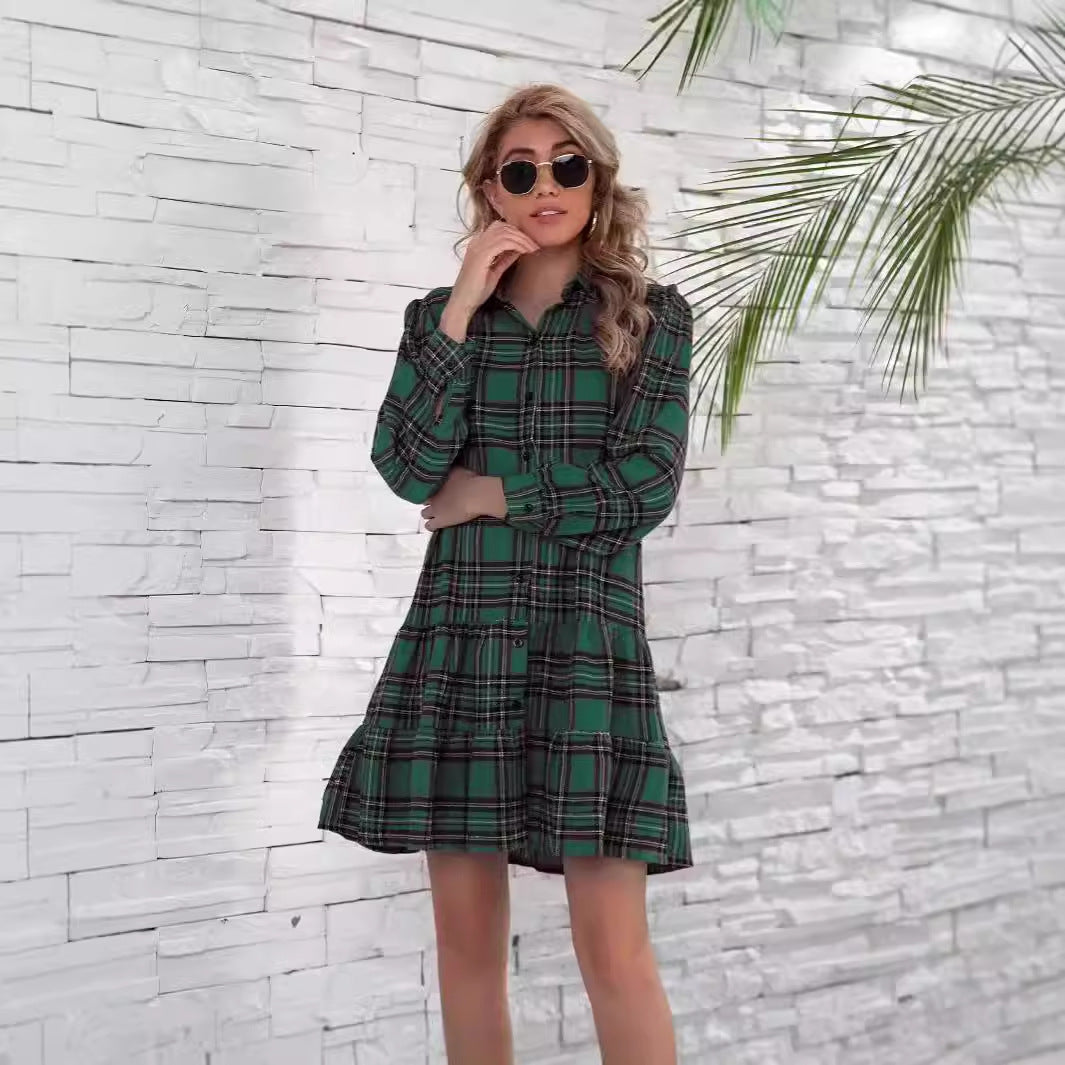 Damen Karokleid mit lässigem Hemdblusenstil und verspieltem Volant von Heidi-Mode