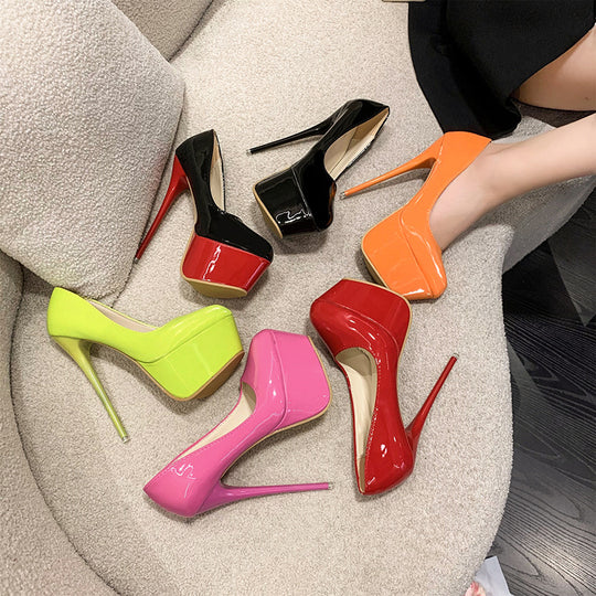 Damen Plateau-Pumps mit glänzendem Obermaterial und hohem Stiletto-Absatz Heidi-Mode