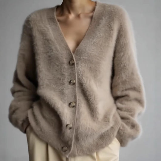 Strickjacke Damen flauschig mit großen Knöpfen und V-Ausschnitt