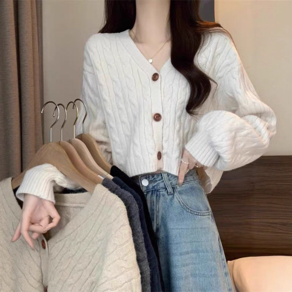 Damen kuscheliger Strickcardigan mit V-Ausschnitt und großen Knöpfen Heidi-Mode