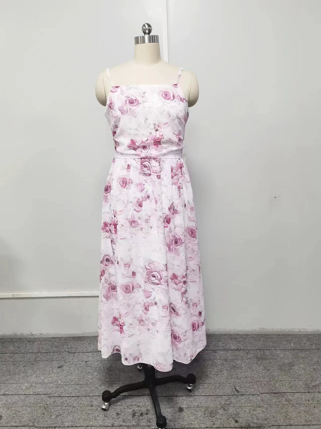 Damen Midi-Kleid mit elegantem Chiffon und floralen Applikationen Heidi-Mode