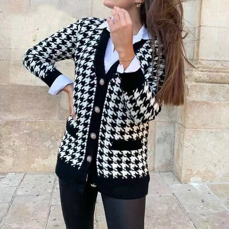 Damen modische Strickjacke mit klassischem Hahnentrittmuster und Knopfdetails Heidi-Mode