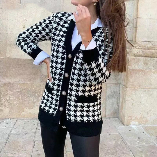 Damen modische Strickjacke mit klassischem Hahnentrittmuster und Knopfdetails Heidi-Mode