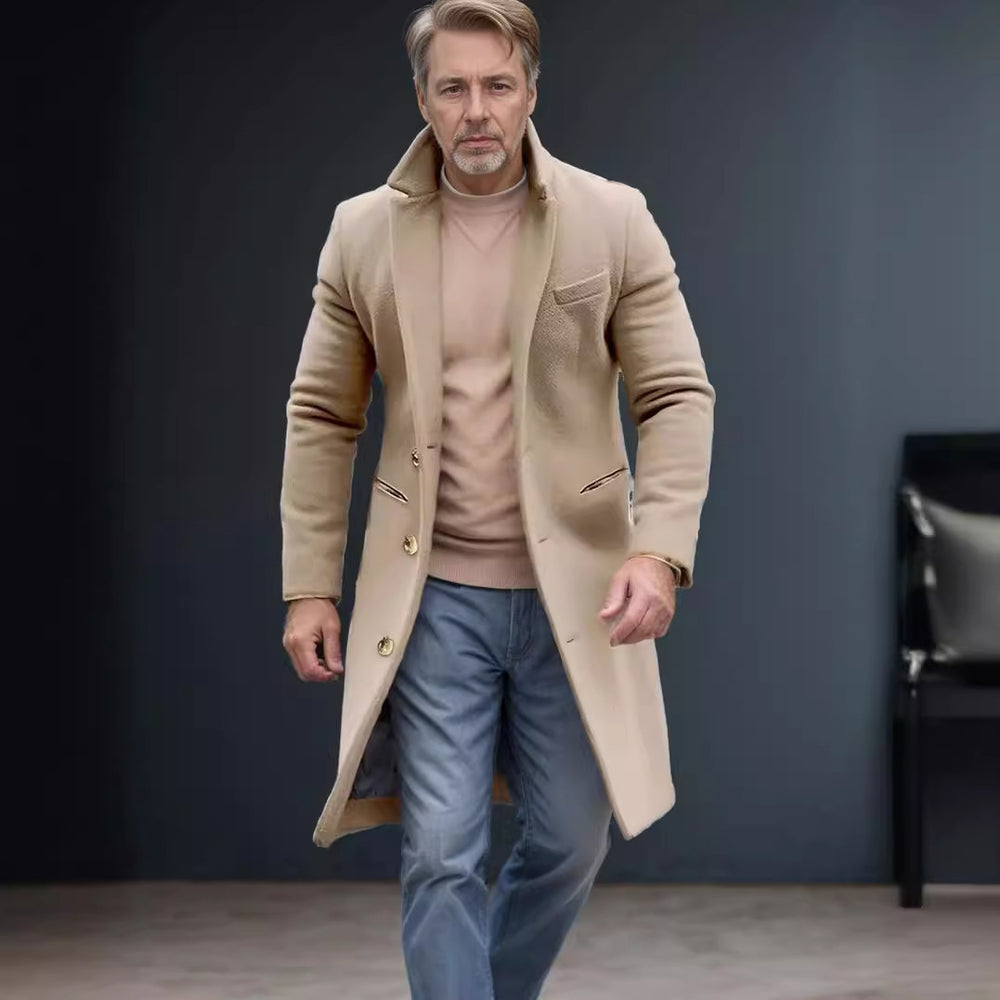 Herren eleganter langes Wollmantel mit schmalem Schnitt und goldenen Knöpfen Heidi-Mode