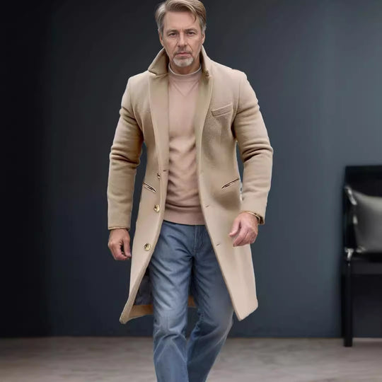Herren eleganter langes Wollmantel mit schmalem Schnitt und goldenen Knöpfen Heidi-Mode