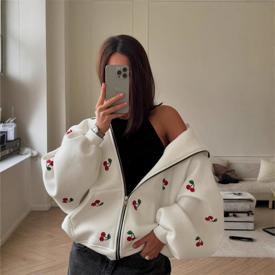 Damen Kapuzenjacke mit frischem Kirschmuster und übergroßem Schnitt Heidi-Mode