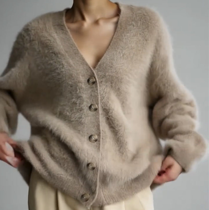 Strickjacke Damen flauschig mit großen Knöpfen und V-Ausschnitt