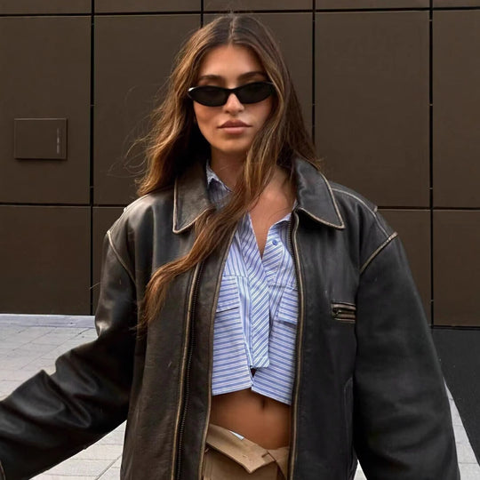 Damen cropped Hemdjacke mit strukturierten Taschen und trendigem Schnitt Heidi-Mode