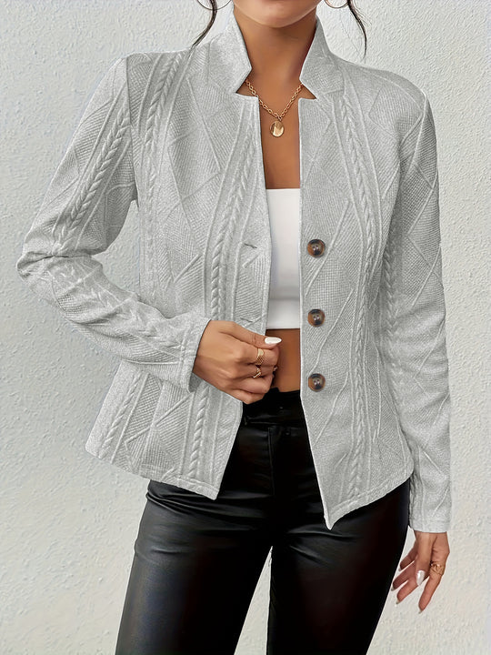Damen Strickjacke mit modernem Zopfmuster und eleganten Knopfdetails Heidi-Mode
