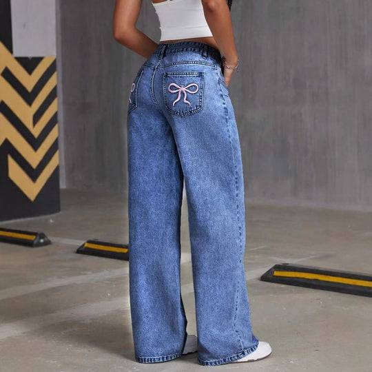 Damen Weit geschnittene Jeans mit kräftigen Kontrastnähten und verspielt gestickten Taschen Heidi-Mode