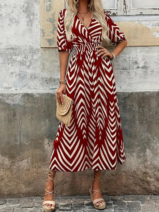 Damen Langes Wickelkleid mit modernem Muster und Rüschendetails Heidi-Mode