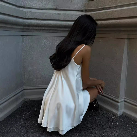 Damen elegantes Nachtkleid mit feinen Spitzenakzenten und leichtem Schnitt Heidi-Mode