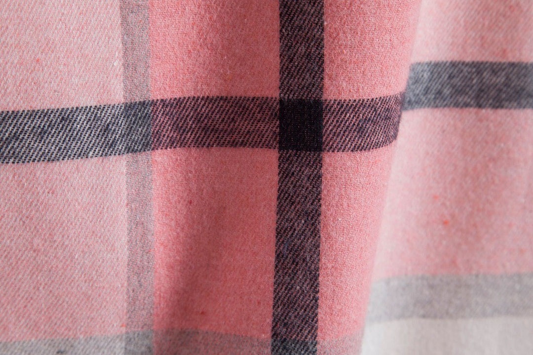 Herren Langarm-Hemdjacke mit Kapuze und modernem Karomuster Heidi-Mode