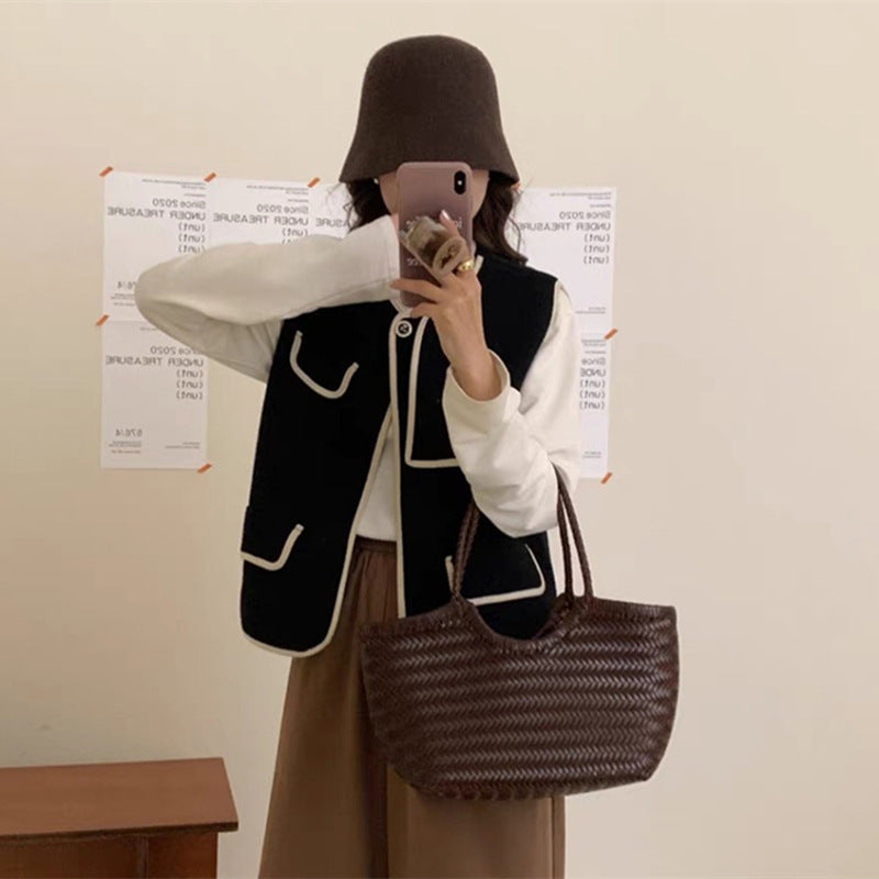 Damen Stilvolle Weste mit kontrastierenden Taschen und Knopfdetails Heidi-Mode