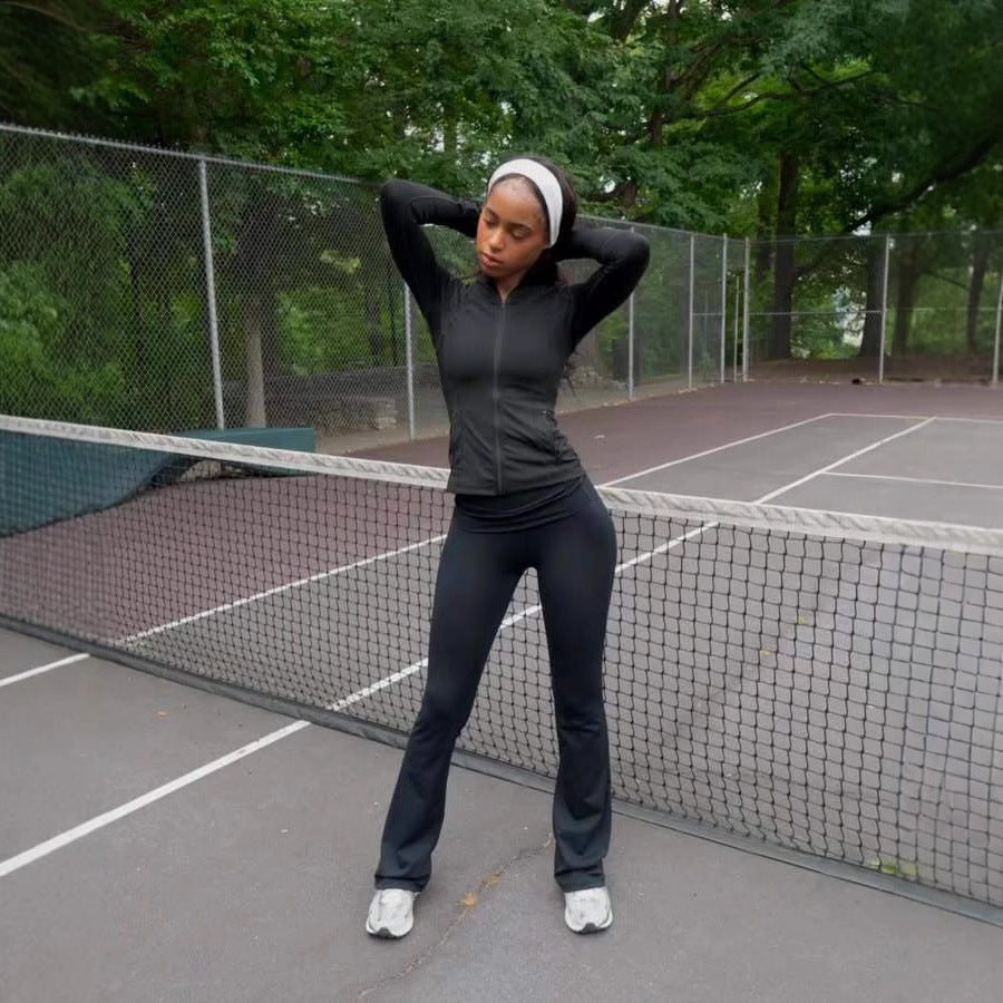 Damen Sportliches Fitness-Outfit mit enganliegendem Langarm-Oberteil und weiten Sporthosen Heidi-Mode