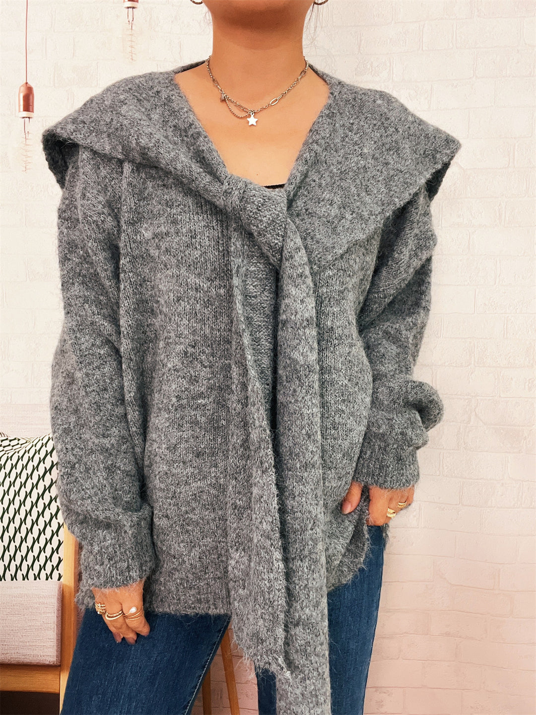 Damen lässiger Strickpullover mit abnehmbarer Kapuze und Knopfdetails Heidi-Mode