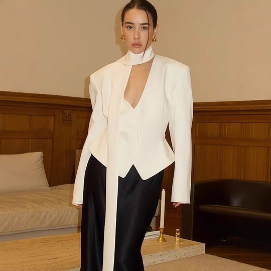 Damen Blazer-Kleid mit tiefem V-Ausschnitt und eleganten langen Ärmeln Heidi-Mode