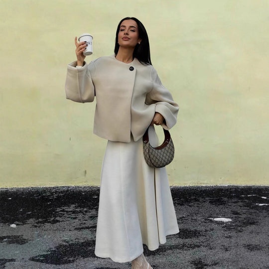 Damen Wickeljacke mit weiten Ärmeln und dekorativem Knopf Heidi-Mode