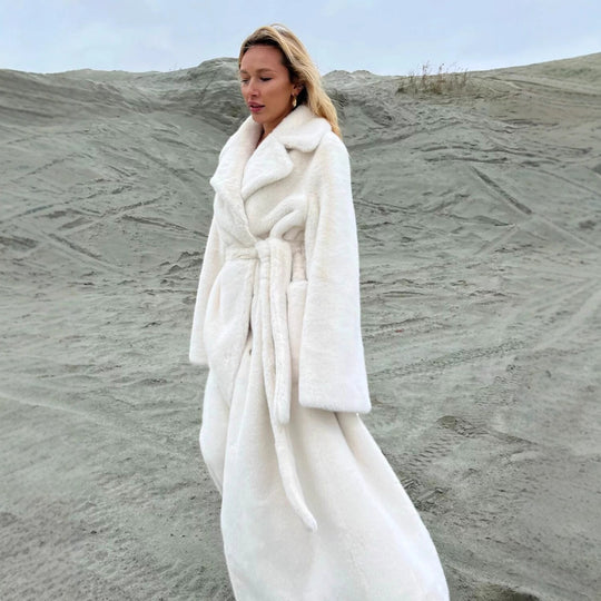 Damen Eleganter, gefütterter Wintermantel mit breitem Revers Heidi-Mode