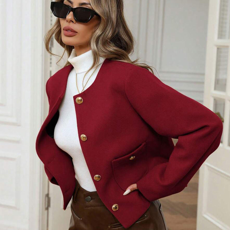 Damen Kurze Blazerjacke mit praktischen Taschen und goldenen Knöpfen Heidi-Mode