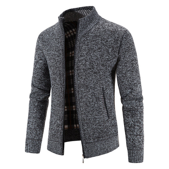 Herren Strickjacke mit modernem Stehkragen und praktischen Taschen Heidi-Mode