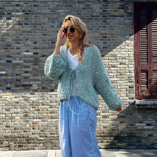 Damen Grobstrickjacke mit festlichem Knotendetail und weit geschnittenen Ärmeln Heidi-Mode