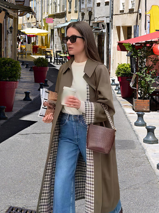 Damen Elegante Trenchcoat mit karierter Innenausstattung und weitgehendem Schnitt Heidi-Mode