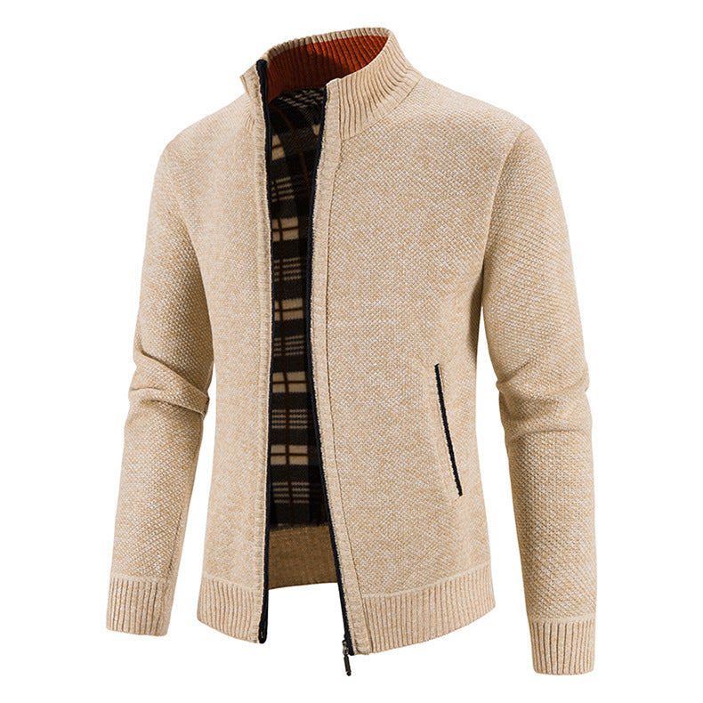 Herren Strickjacke mit modernem Stehkragen und praktischen Taschen Heidi-Mode