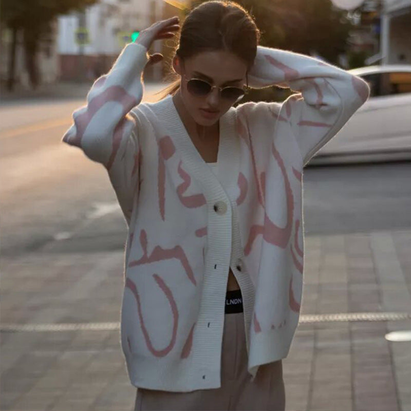 Damen modischer Strickcardigan mit verspieltem Muster und durchgehenden Knöpfen Heidi-Mode