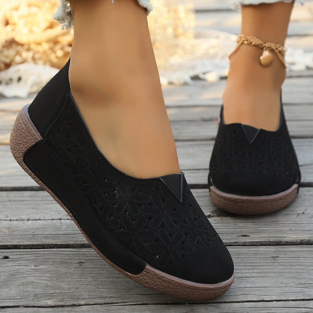 Damen Slipper mit dekorativem Blumenmuster und rutschfester Sohle Heidi-Mode
