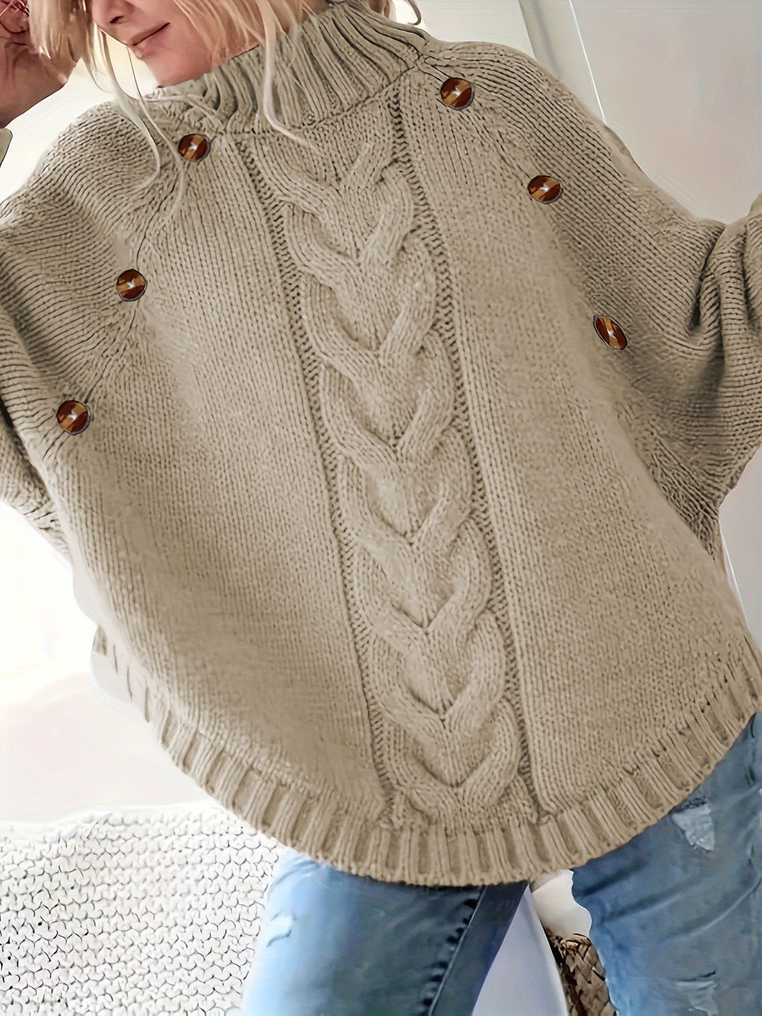 Damen Oversized Strickpullover mit Hochkragen und dekorativen Knopfdetails Heidi-Mode