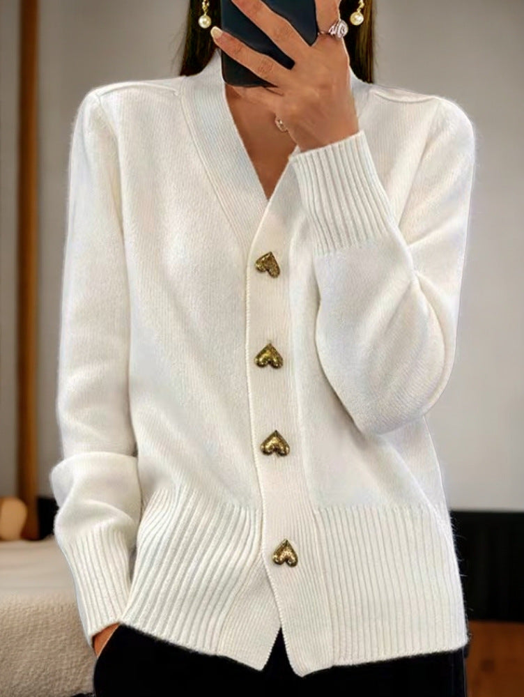 Damen kuschelige Strickjacke mit Herzknöpfen und V-Ausschnitt Heidi-Mode