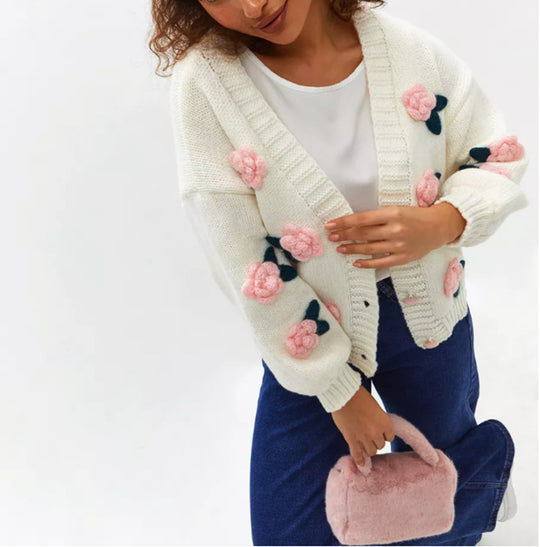 Damen Kuscheliger Strickcardigan mit floralen Applikationen und oversized Schnitt Heidi-Mode