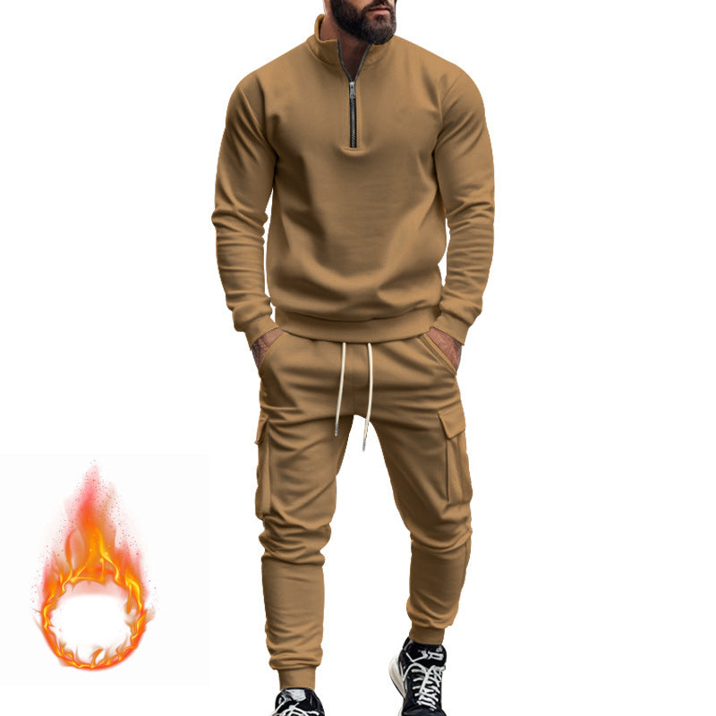 Herren sportlicher Sweatanzug mit höherem Kragen und praktischen Taschen Heidi-Mode