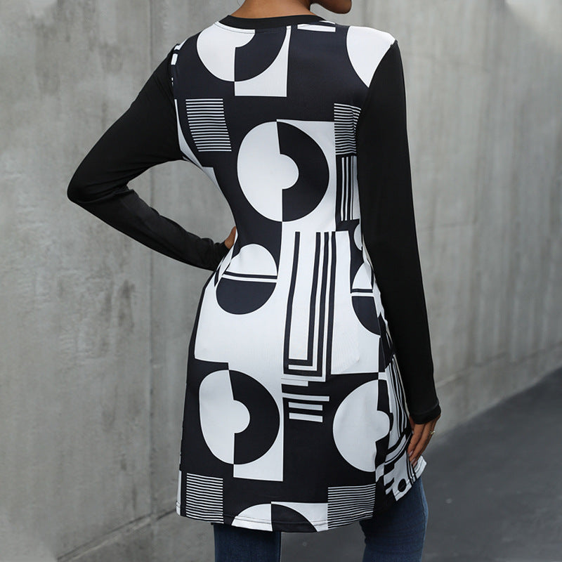 Damen Langarmshirt mit grafischem Muster und asymmetrischem Saum Heidi-Mode