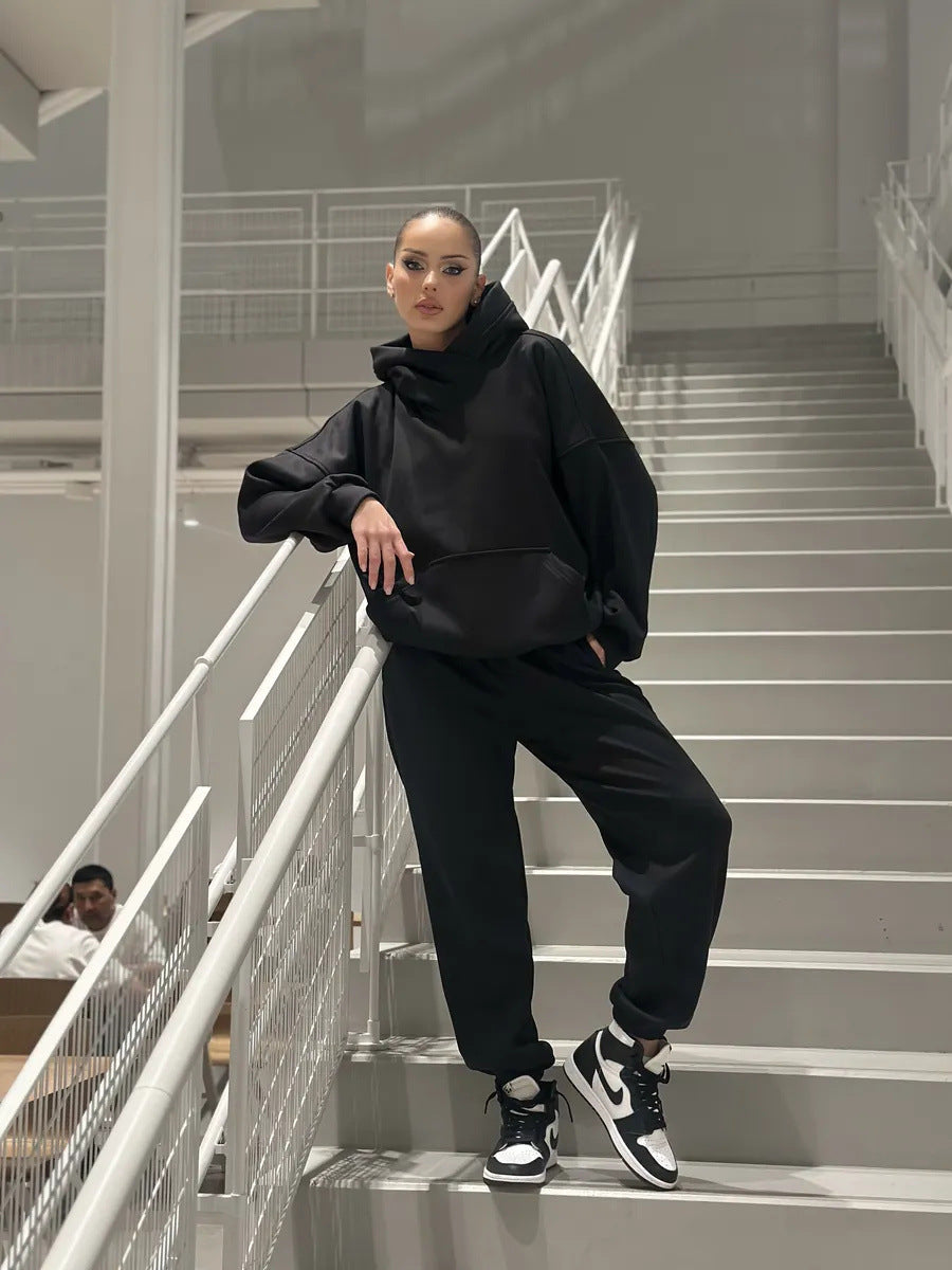 Damen gemütlicher Oversized Hoodie mit intuitivem Kordelzug und passender Jogginghose Heidi-Mode