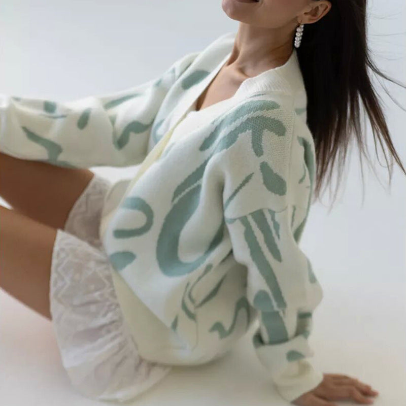Damen modischer Strickcardigan mit verspieltem Muster und durchgehenden Knöpfen Heidi-Mode